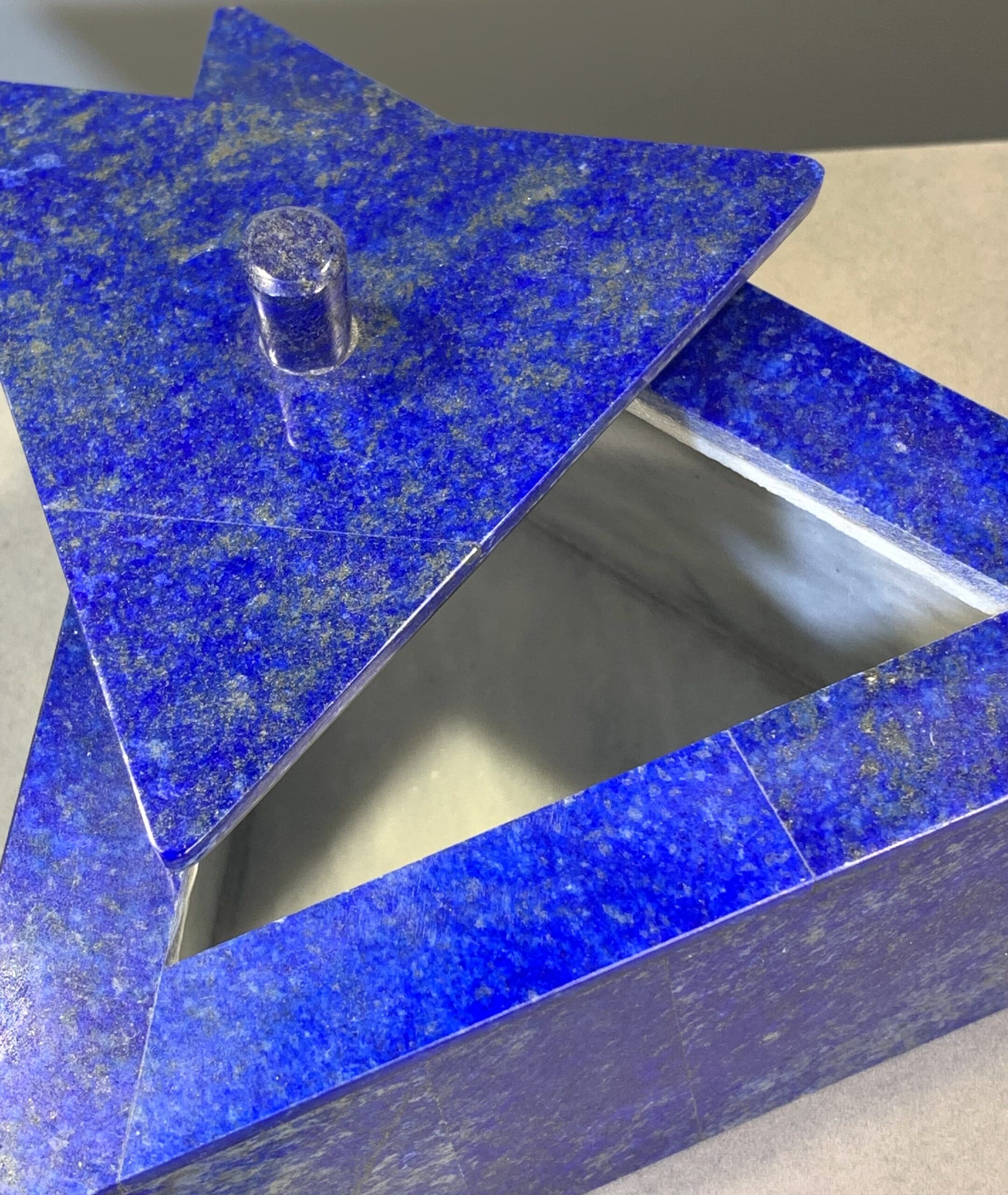 Lapis trianglular pyramid box w removable top healing crystal - Image 7