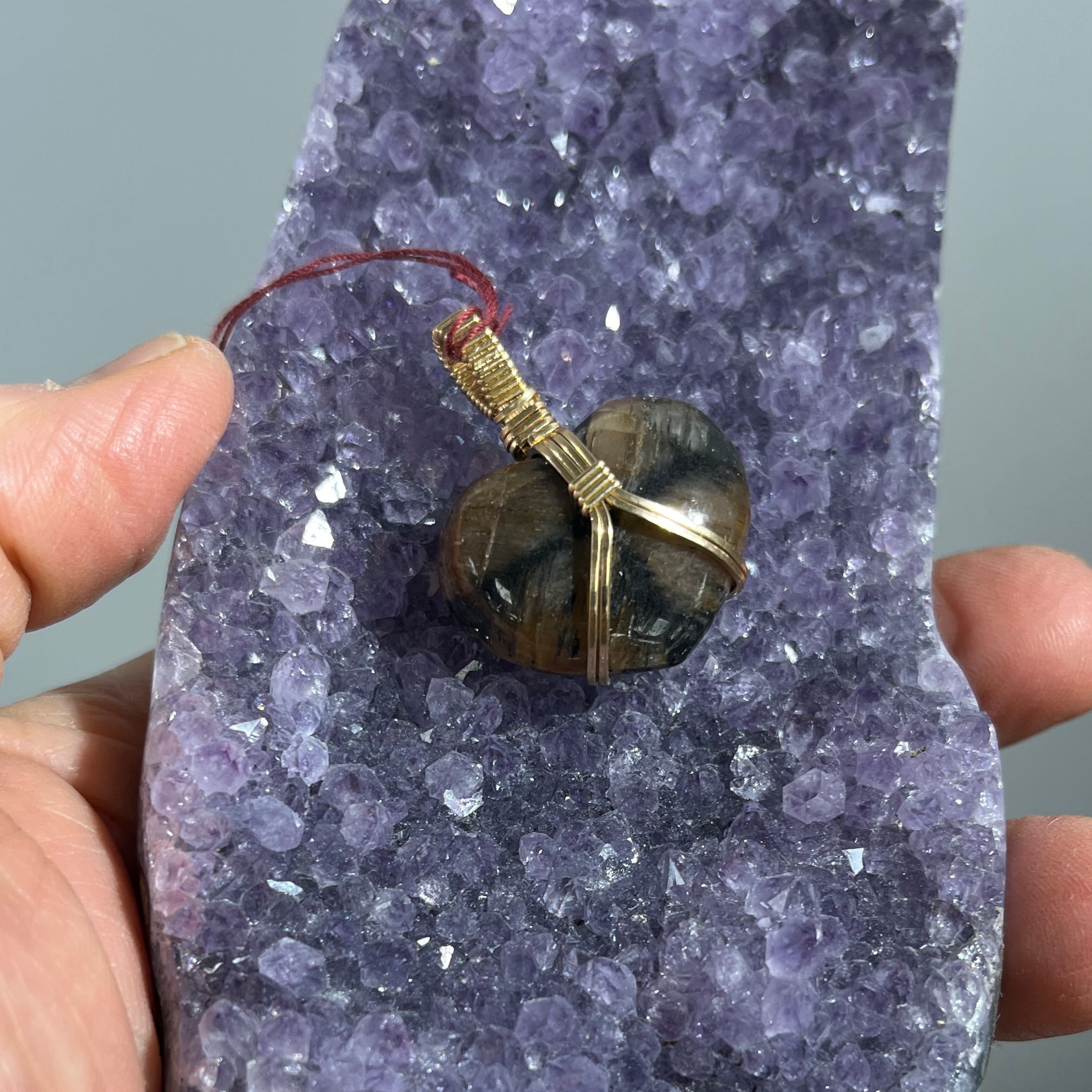 Chiastolite pendant for necklace, heart yellow GF wrapped, healing crystal - Image 2
