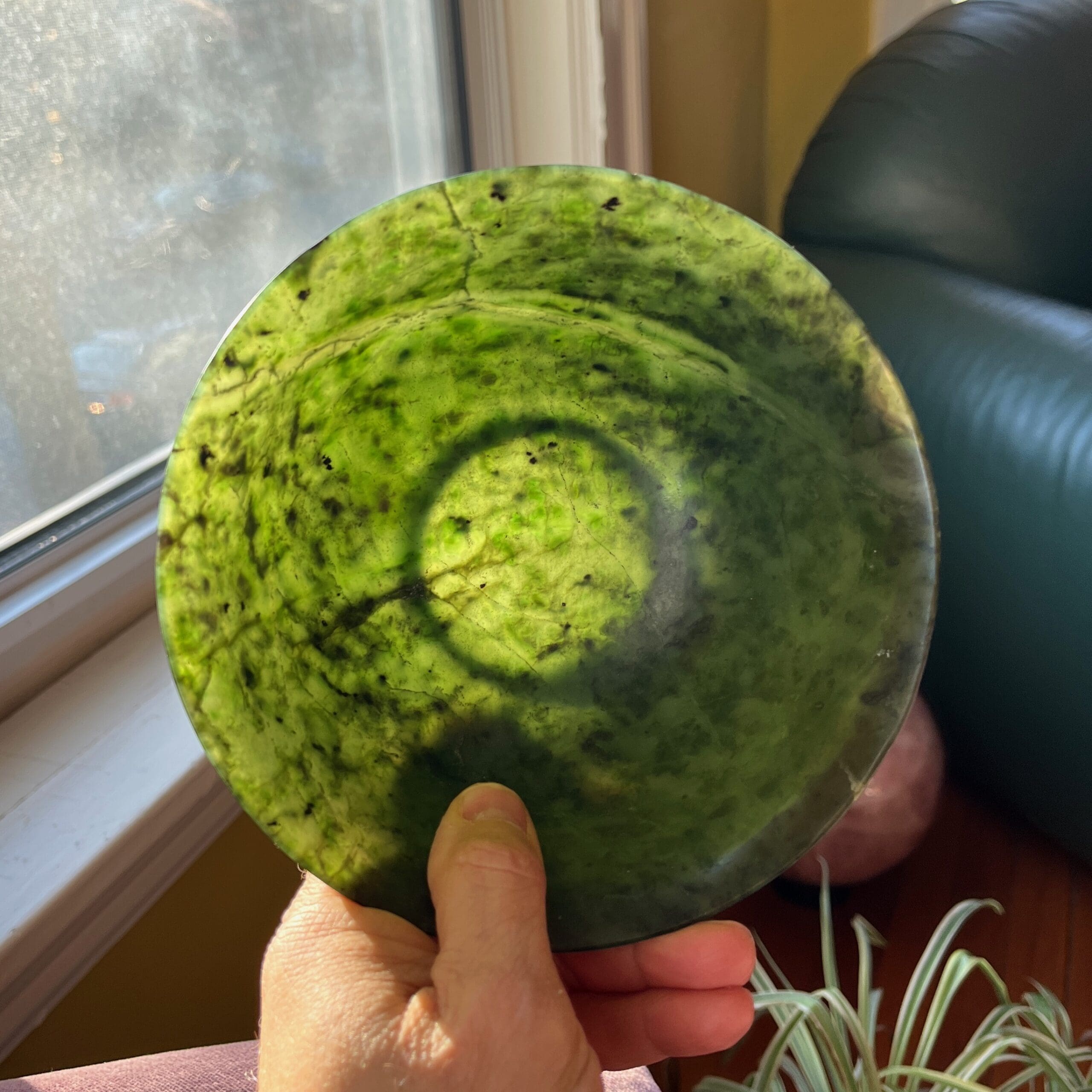 Jade (Nephrite) 6-inch 'mouth' bowl (carving) healing crystal - Image 6