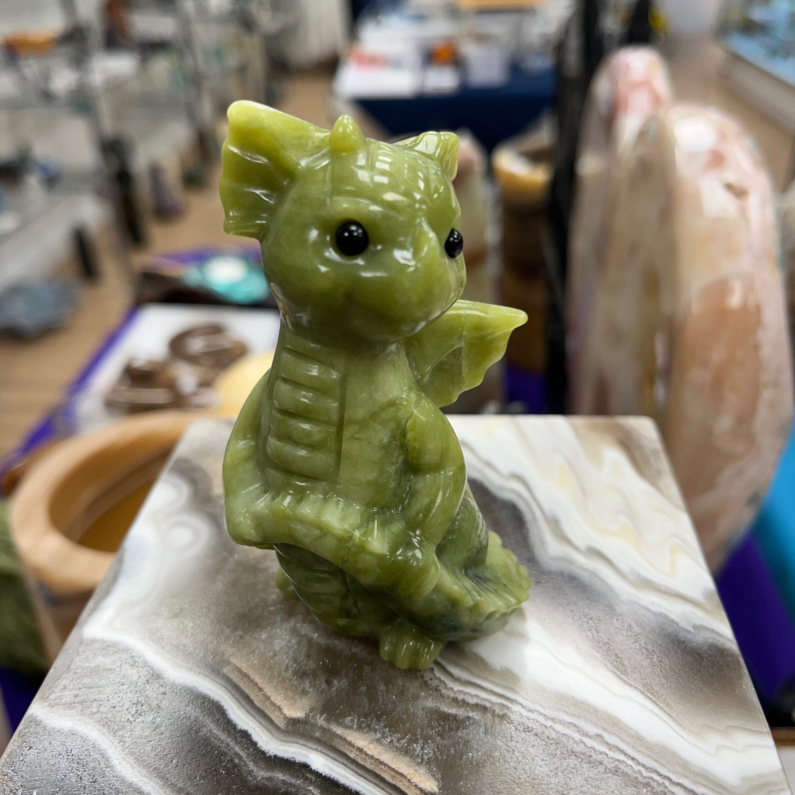 Jade-like (carving) Serpentine baby dragon, tail-in-hand, healing crystal - Image 4